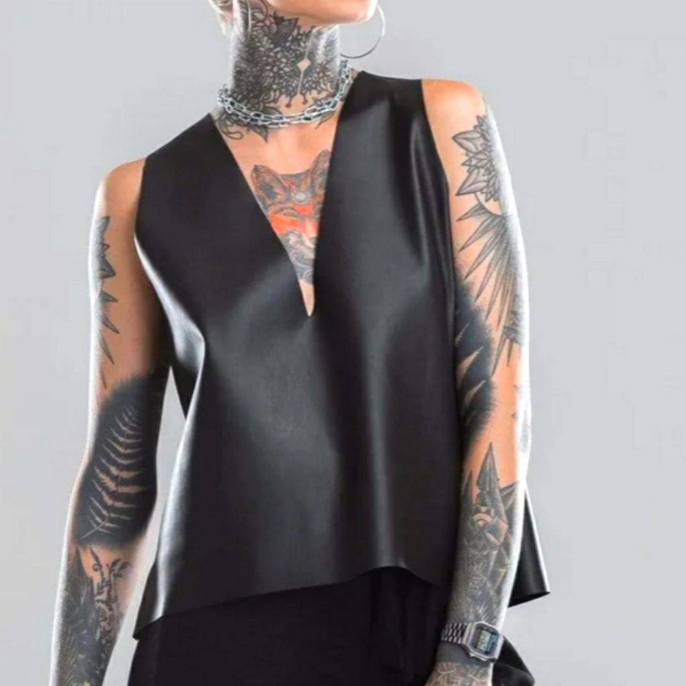 💖💖 NWT V-Neck Vegan Leather Sleeveless Top Backside Button-down Size XL